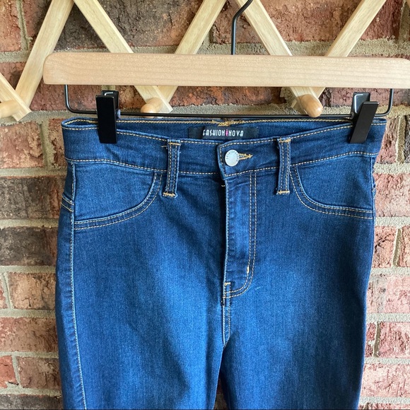 { FASHION NOVA } Dark Wash Classic High Waist Skinny Jeans - Picture 3 of 10